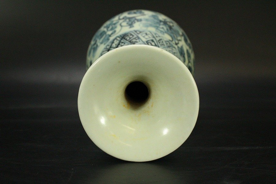 中国美術 青花 纏枝蓮花紋 壺 DT473 青花缠枝莲纹花觚”深藏神秘的故事