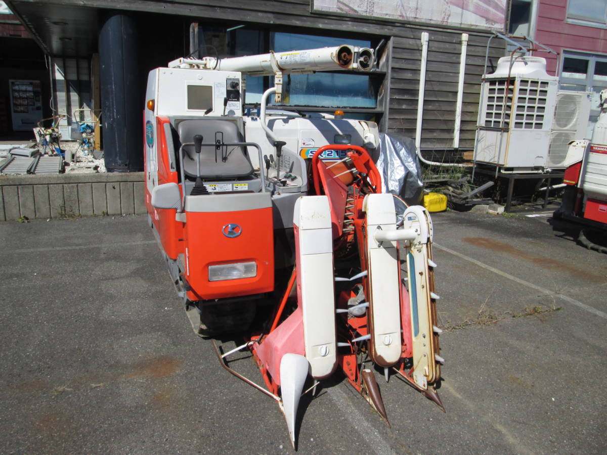 クボタコンバイン　SR215 実働　美品 182 石川発 クボタ コンバイン SR215 中古 サビ 傷みあり 2条刈り 495