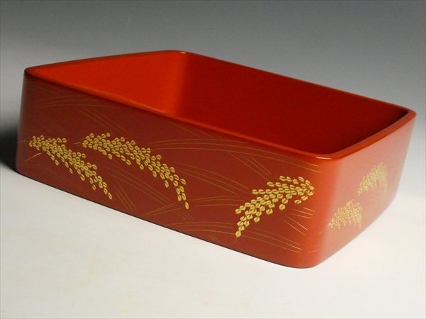 N720 輪島塗 蔦屋謹製 天然木 漆塗 沈金 稲穂文 三段重 重箱 重台付 共