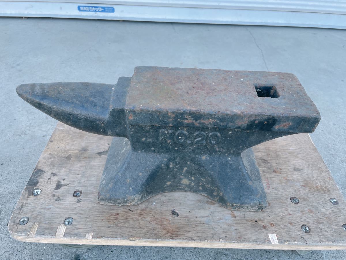 販売する 中古 大型 アンビル 20kg 金床 角付アンビル 板金作業台 ツノ 