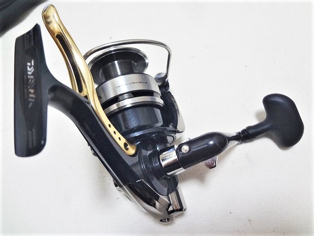 ダイワ 12尾長モンスター 4000LBD（超美品） ダイワ スピニングリール