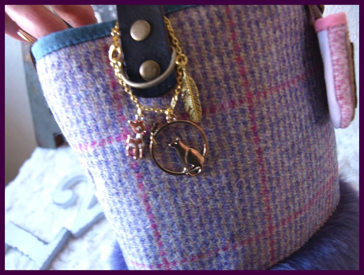 ハンドメイド*+.ガーリー:Harris Tweed(ハリスツイード)＋もふっもふ上質エコファー:くっつきminiポーチ付小ぶりなバケツトートショルダー