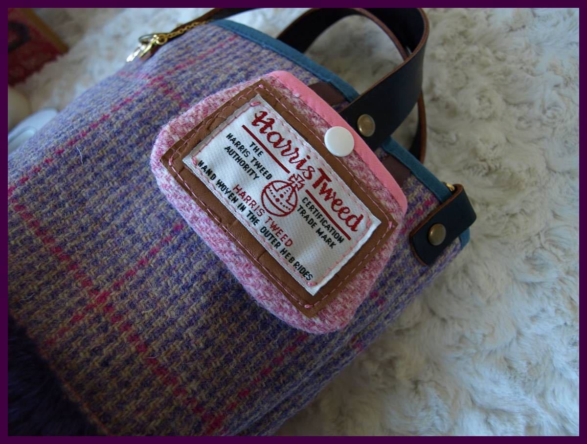 ハンドメイド*+.ガーリー:Harris Tweed(ハリスツイード)＋もふっもふ上質エコファー:くっつきminiポーチ付小ぶりなバケツトートショルダー