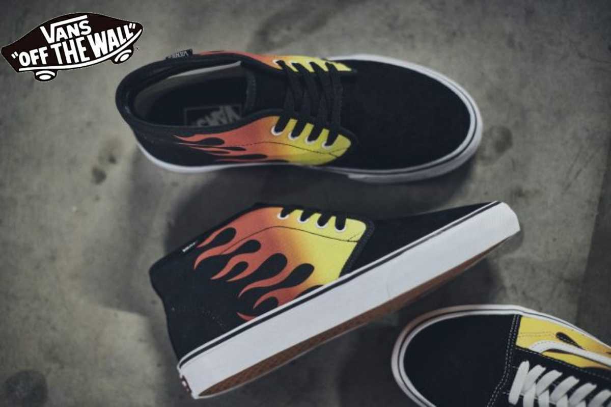 最値!定価8800円!新品!王道フレイムモデル!バンズ【VANS】スエード 