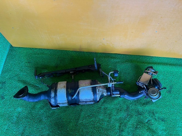 得価，お買い得】 H19年 200系 ハイエース DX ADF-KDH206V 触媒 17410