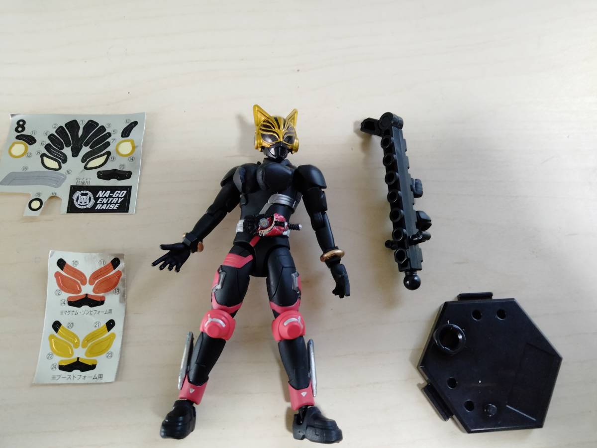 改修.全塗装】装動 仮面ライダーナーゴ ブーストフォーム仮面