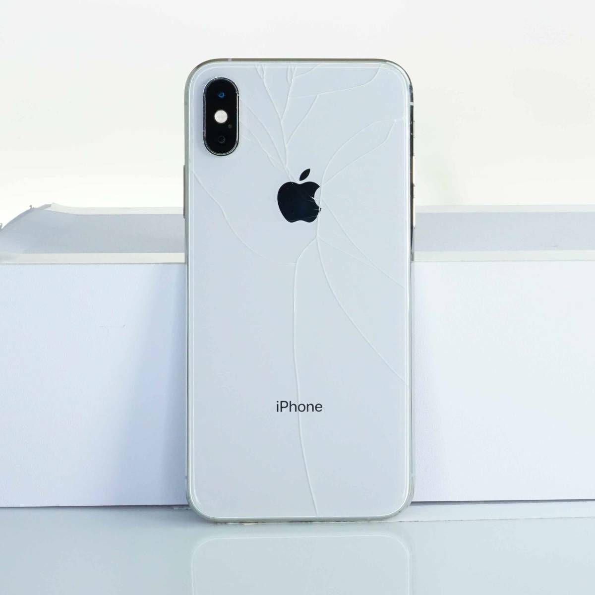 64GB iPhone XS SIMフリー シルバー Xs Silver iPhoneXs シルバー