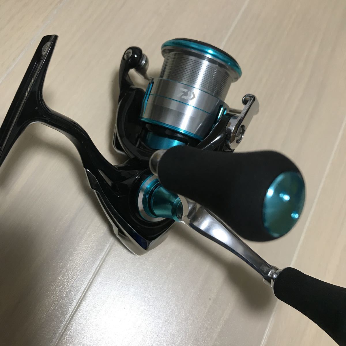 ダイワ 19 エメラルダス LT 2500S-DH ダブルハンドル DAIWA EMERALDAS