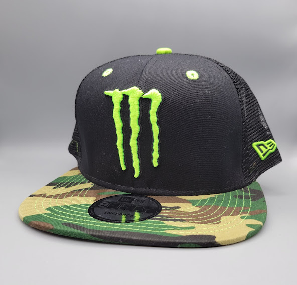 新品未使用品 Monster Energy モンスターエナジー フラットキャップ 帽子 カモ柄　スナップバッグ★フリーサイズ