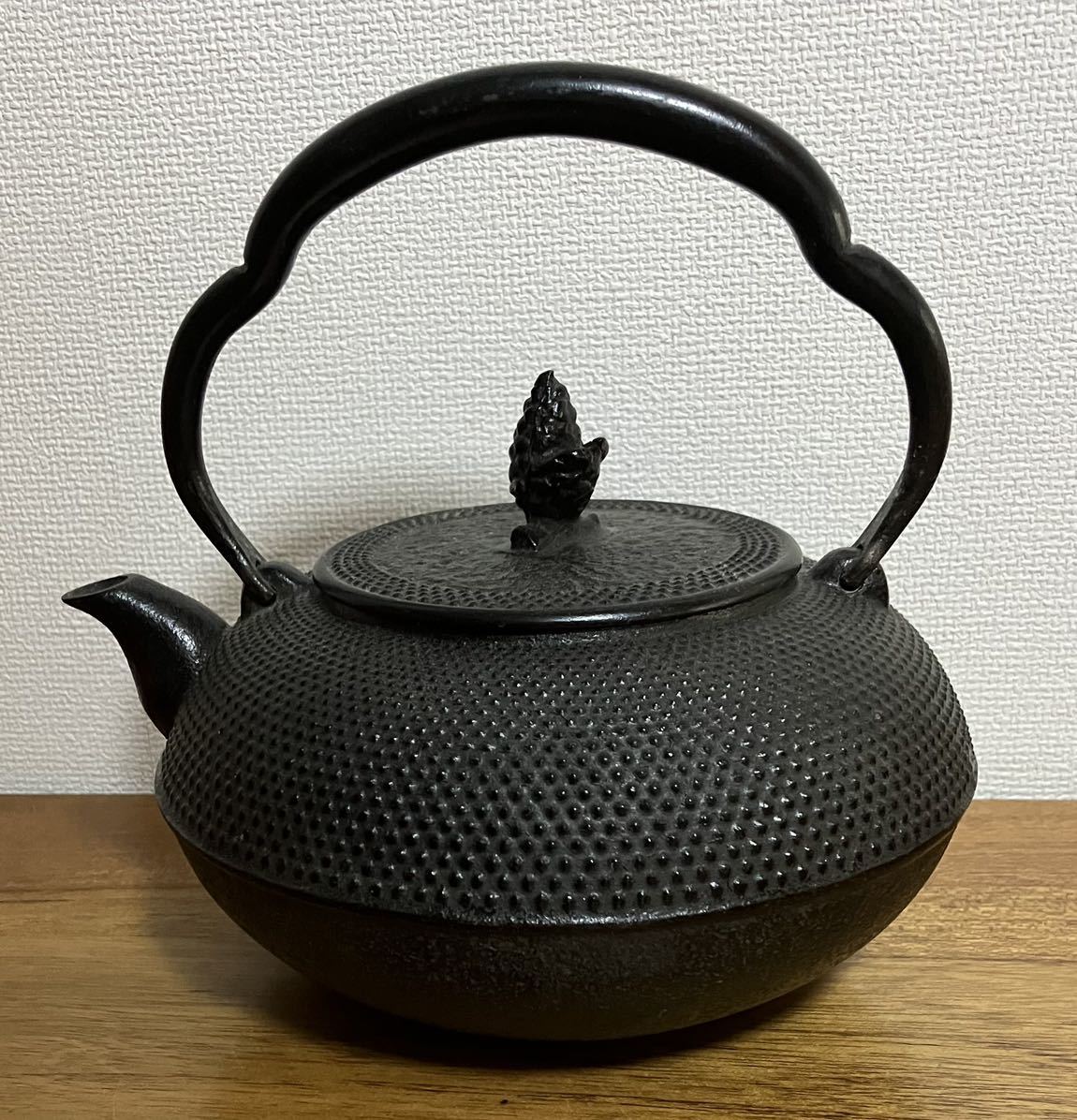美品】南部鉄器 岩鋳 花瓶 鳳凰 鋳鉄製 丸型 華道具 昭和レトロ