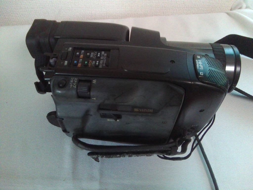 【付属品多数・箱付】Panasonic NV-X100 3CCD ビデオカメラ Panasonic NV-X100 S-VHS-C 3CCD 充電器・バッテリーパック、取説、箱