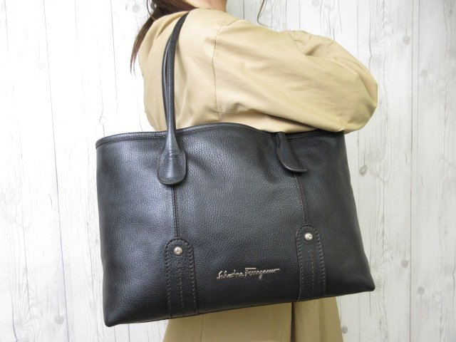 極美品 Ferragamo フェラガモ トートバッグ ショルダーバッグ バッグ レザー 黒 A4収納可 55102