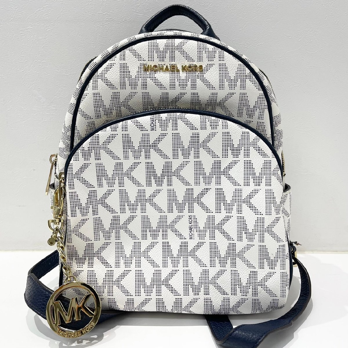 新品，人気 MICHAEL KORS マイケルコース シグネチャー MD バックパック 35S7GAYB1B リュック ホワイト ネイビー MKロゴ レディース U(その他)｜売買されたオークション情報、yahooの商品情報をアーカイブ公開 - 女性用
