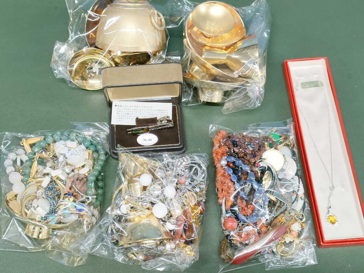 057 遺品整理品 アクセサリー ネックレス ネクタイピン 指輪など 無