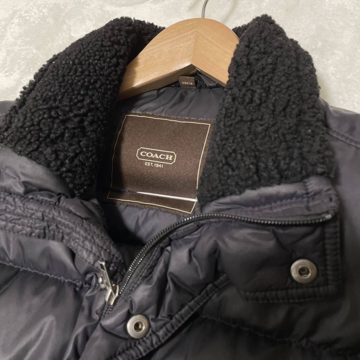【お買い得，品質保証】 コーチ『圧倒的存在感』COACH ダウンジャケット　 羊毛皮 アウター 襟 切り替え ロゴ釦 ブラック メンズ 『表記M 実寸L相当 』/H05