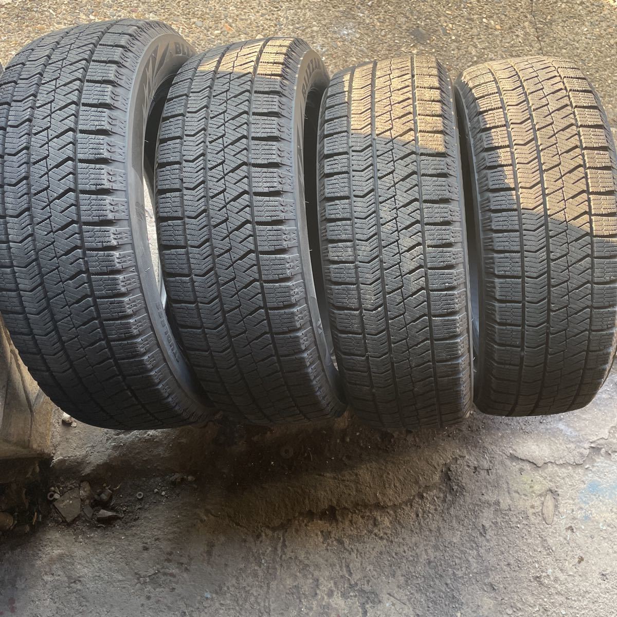 SALE，最新作 ブリヂストンVRX2 165/55R14 4本セット 18年式 軽用 バリ山(中古品)｜売買されたオークション情報、yahooの商品情報をアーカイブ公開 - オークファン 14インチ