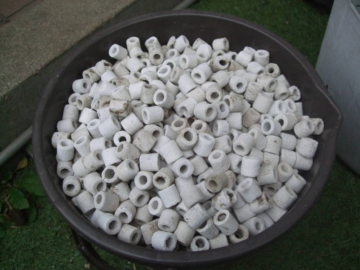 スポンジフィルターの値段と価格推移は 6件の売買情報を集計したスポンジフィルターの価格や価値の推移データを公開