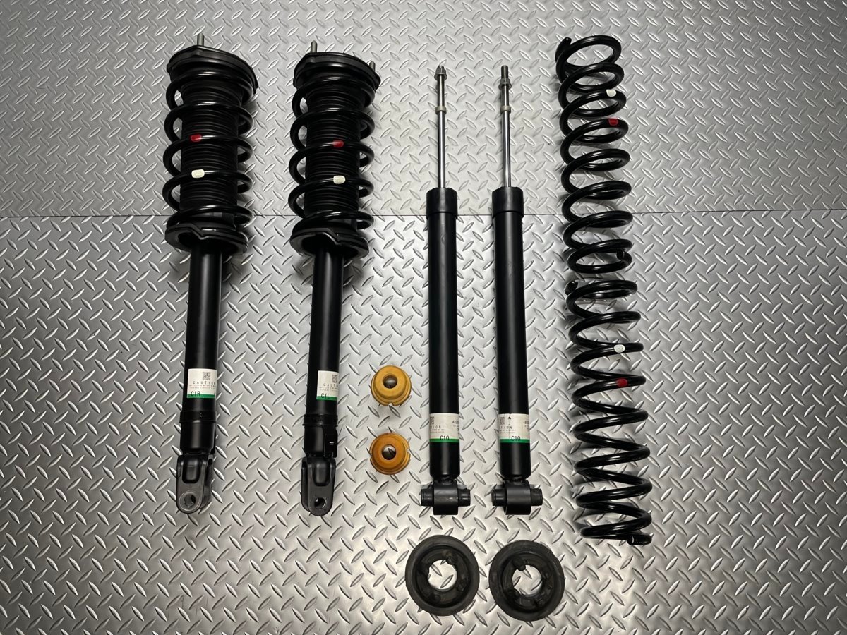 中古】クラウンハイブリッド 220系 純正サスキット 前右48510 中古】クラウンハイブリッド 220系 純正サスキット 前右48510