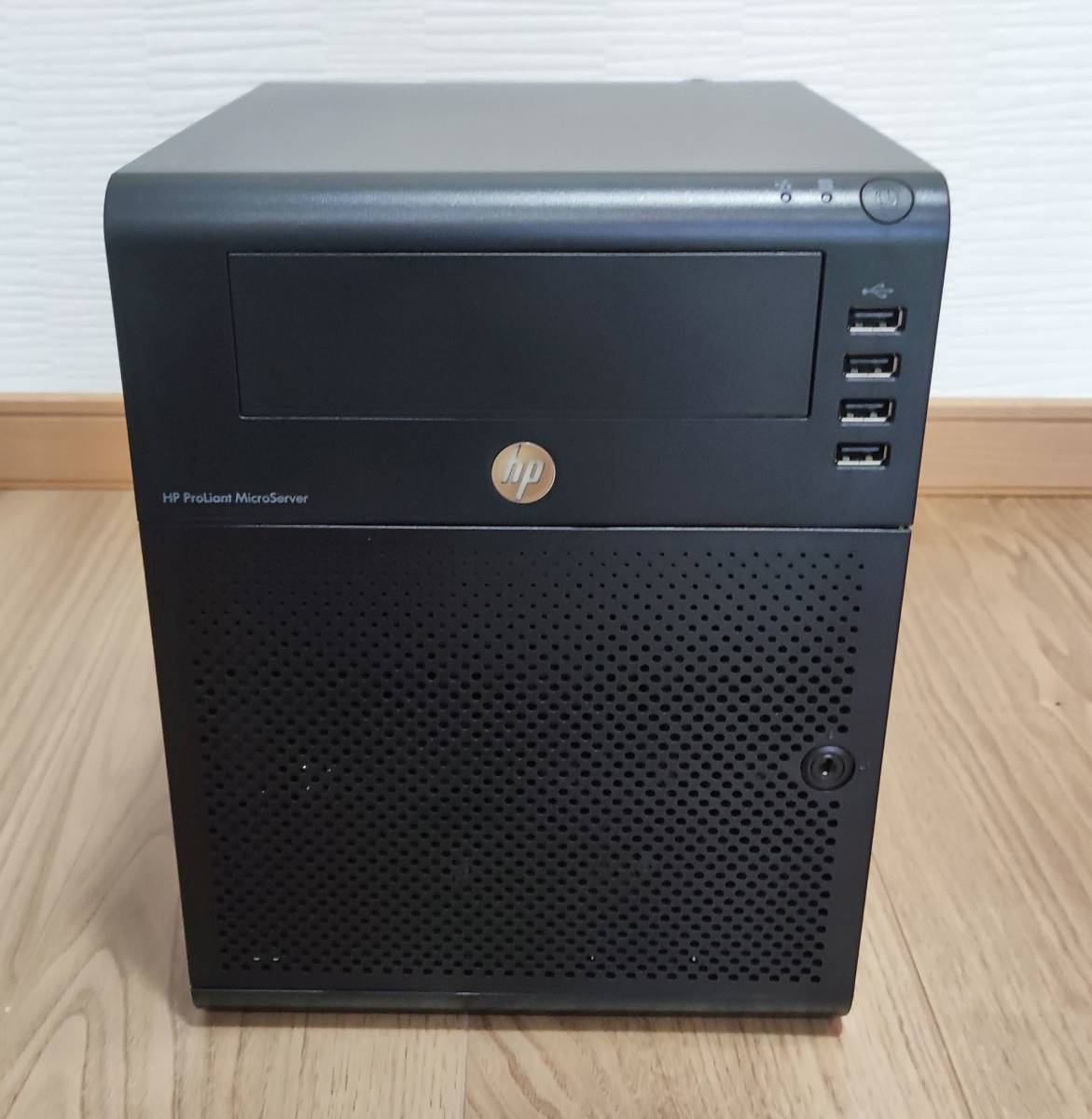 HP ProLiant MicroServer 、HDD 2TB+4TB、RAM 8GB HP MicroServer