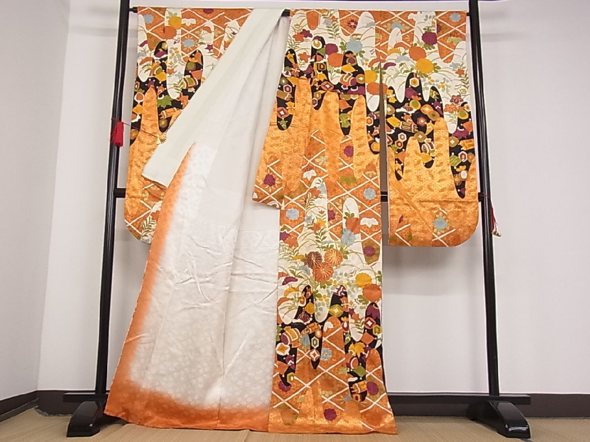 着物屋こころ□豪華振袖 駒刺繍 花宝尽くし 金彩 着丈 167cm 裄 67.5cm 