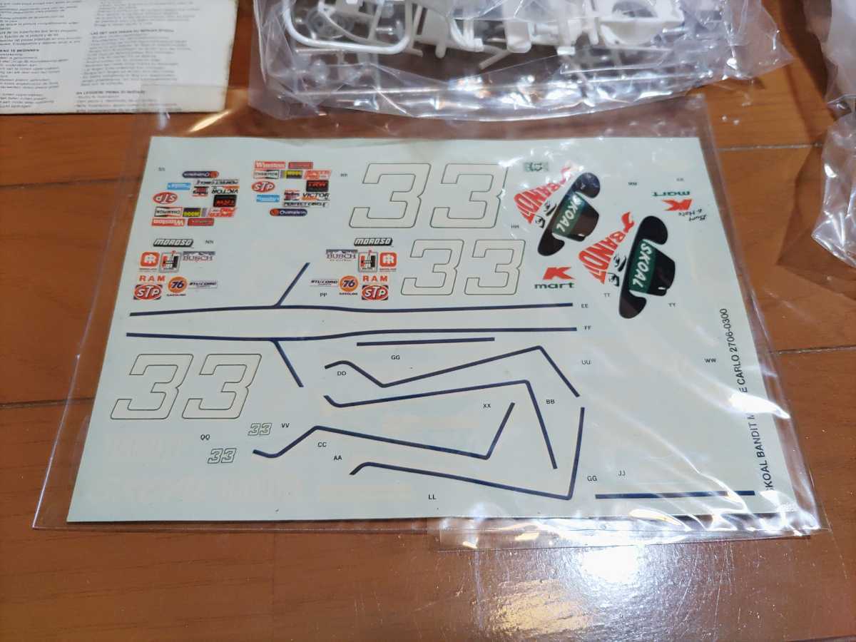モノグラム 1/24 Skoal Bandit Stock Car Harry Grant's Monte Carlo