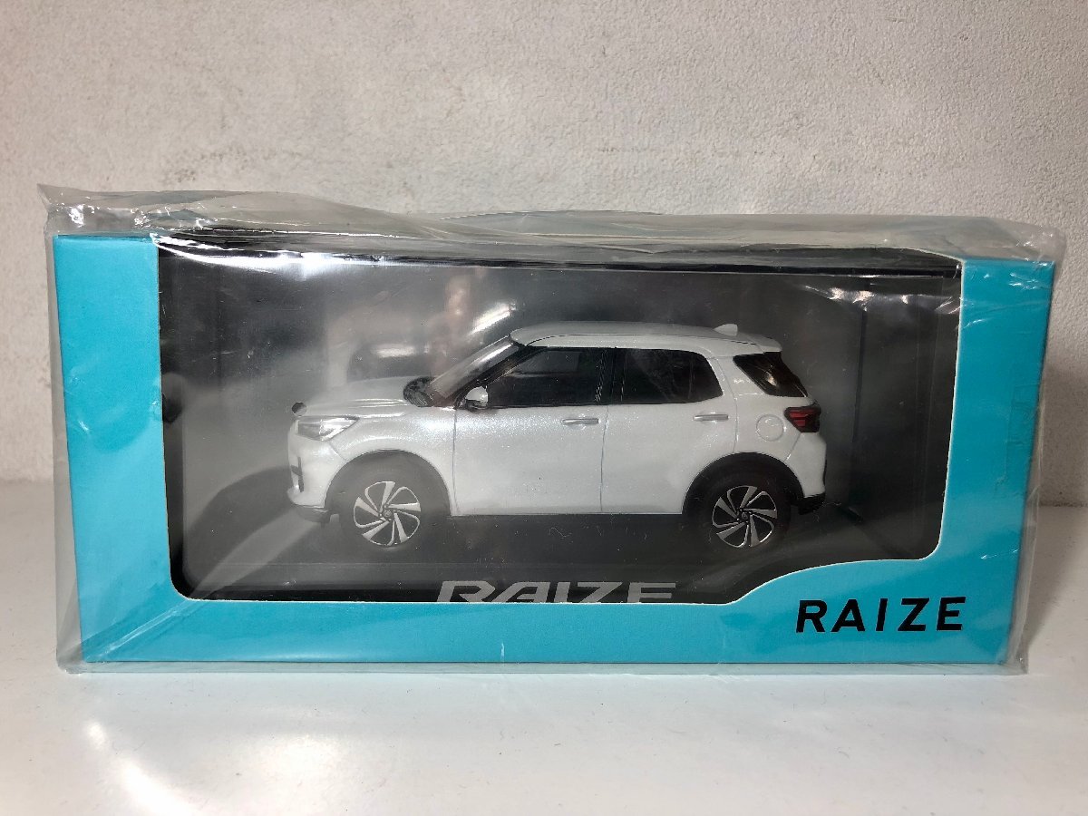 非売品 トヨタ ライズ カラーサンプル 白 非売品 トヨタ ライズ カラー