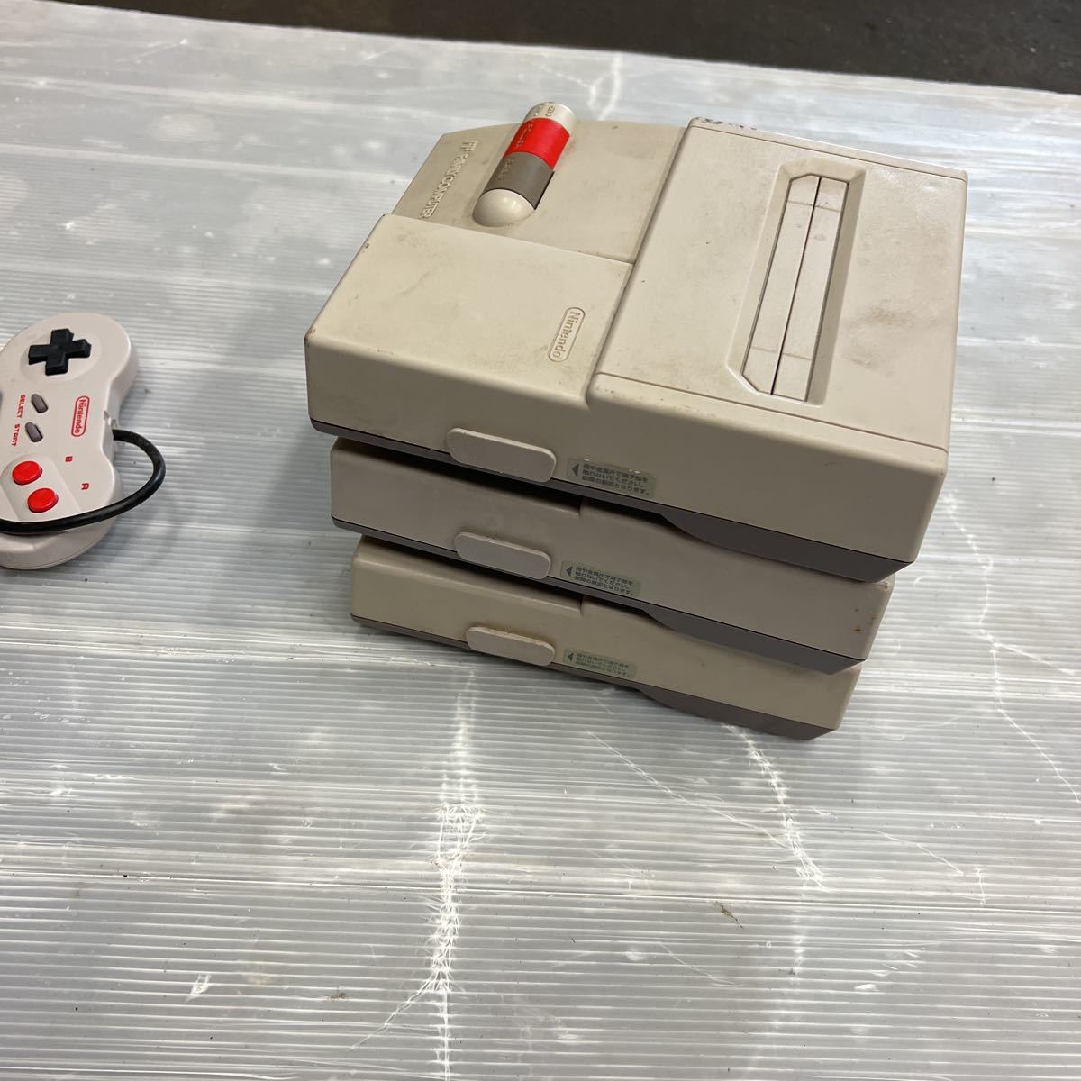 Nintendo ファミリ−コンピュータ　HVC-101 3台まとめ　動作未確認 HVC-101 Nintendo 任天堂 純正フルセット ゲーム ニューファミコン本体（HVC-101）ファミコン