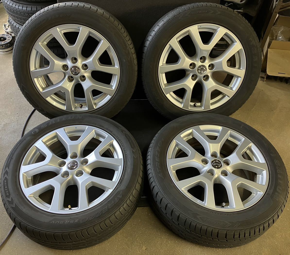 2020年製タイヤ付 エクストレイル 225/55R18 7J+40 5穴 PCD114.3 ハブ