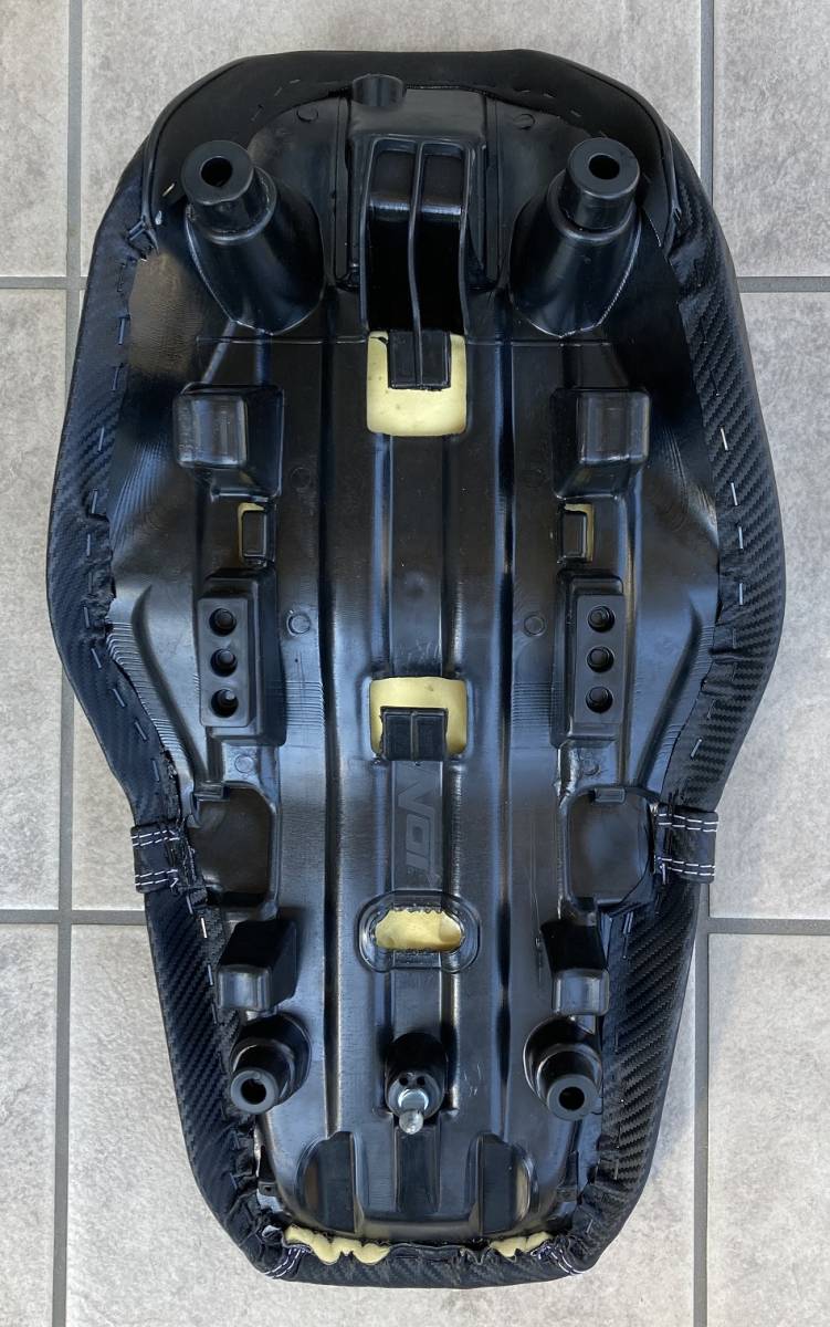 中古 NOI WATDAN ノイワットダン グロム カスタムシート ブラック