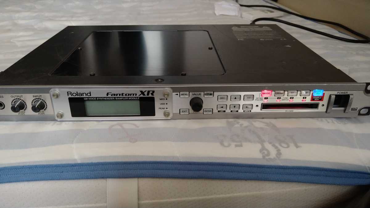 Roland Fantom XR 液晶不具合 ジャンク Roland Fantom XR - LCD
