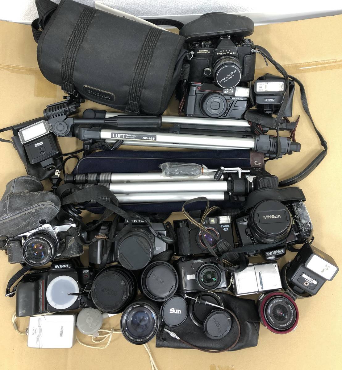 #4431A　【コレクター必見♪♪】 ☆★カメラ レンズ 三脚など まとめて NION F50 CANONなど ニコン キャノン オリンパス★☆【ジャンク品】 ① マミヤ RB67 旅行におすすめのレンズ15選｜1本で使える軽量・万能レンズの ☆ミラーレス一眼・一眼レフ・カメラレンズ・オールドレンズ VIDEO