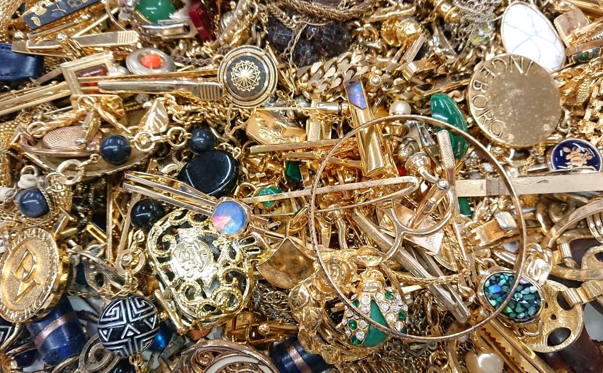 大量/重量5kg【アクセサリーまとめ】ゴールド/金具/ジャンク 