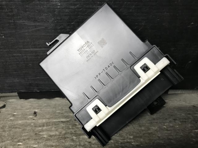 【お得，安い】 ヴォクシー DAA-ZWR80G エアコンコンピューター ハイブリッドV 7人 202 88650-28C10(トヨタ用)｜売買されたオークション情報、yahooの商品情報をアーカイブ公開 - オークファン トヨタ用