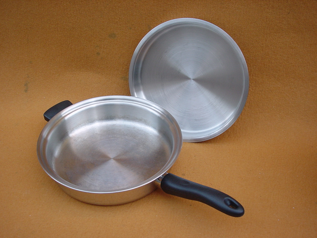 アムウェイ クイーン☆大フライパン 24ｃｍ☆11169☆蓋付き