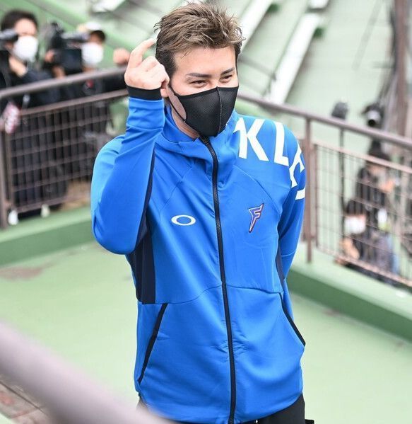 オークリー 日本ハム 新庄監督着用フルジップフーディー Lサイズ L 新庄 新庄監督着用モデル 新品 OAKLEY オークリー × Fighters 日本