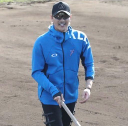 オークリー 日本ハム 新庄監督着用フルジップフーディー Lサイズ L 新庄 新庄監督着用モデル 新品 OAKLEY オークリー × Fighters 日本