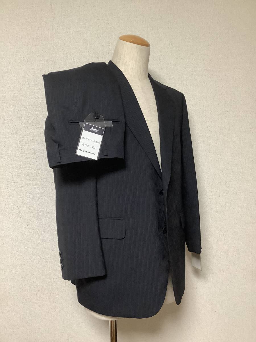 ★新品タグ付き★春夏秋　2ボタンネイビースーツ　BB3 ストライプ　シングルスーツ　★ウエスト90cm 身長160cm前後