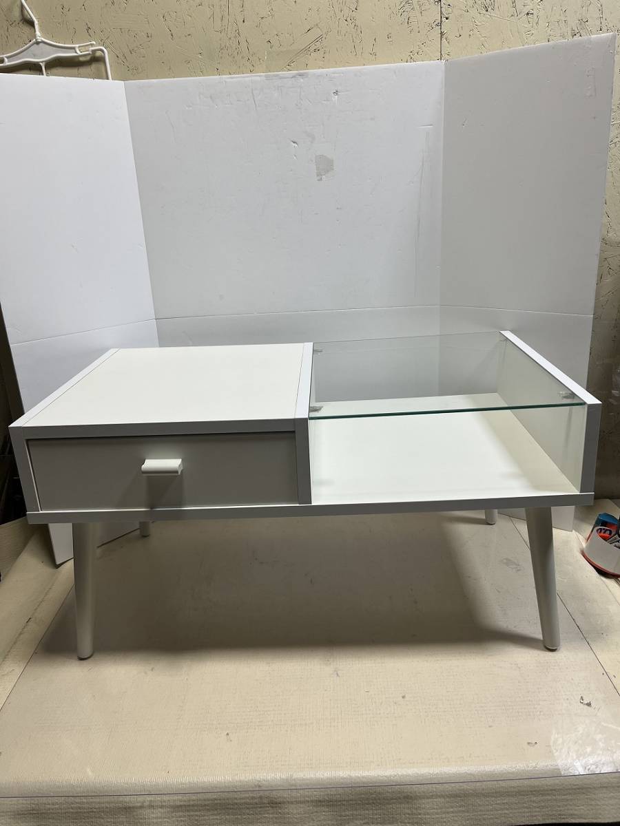 D　338　ガラス天板センターテーブル　ローテーブル　ホワイト　脚付き　中古