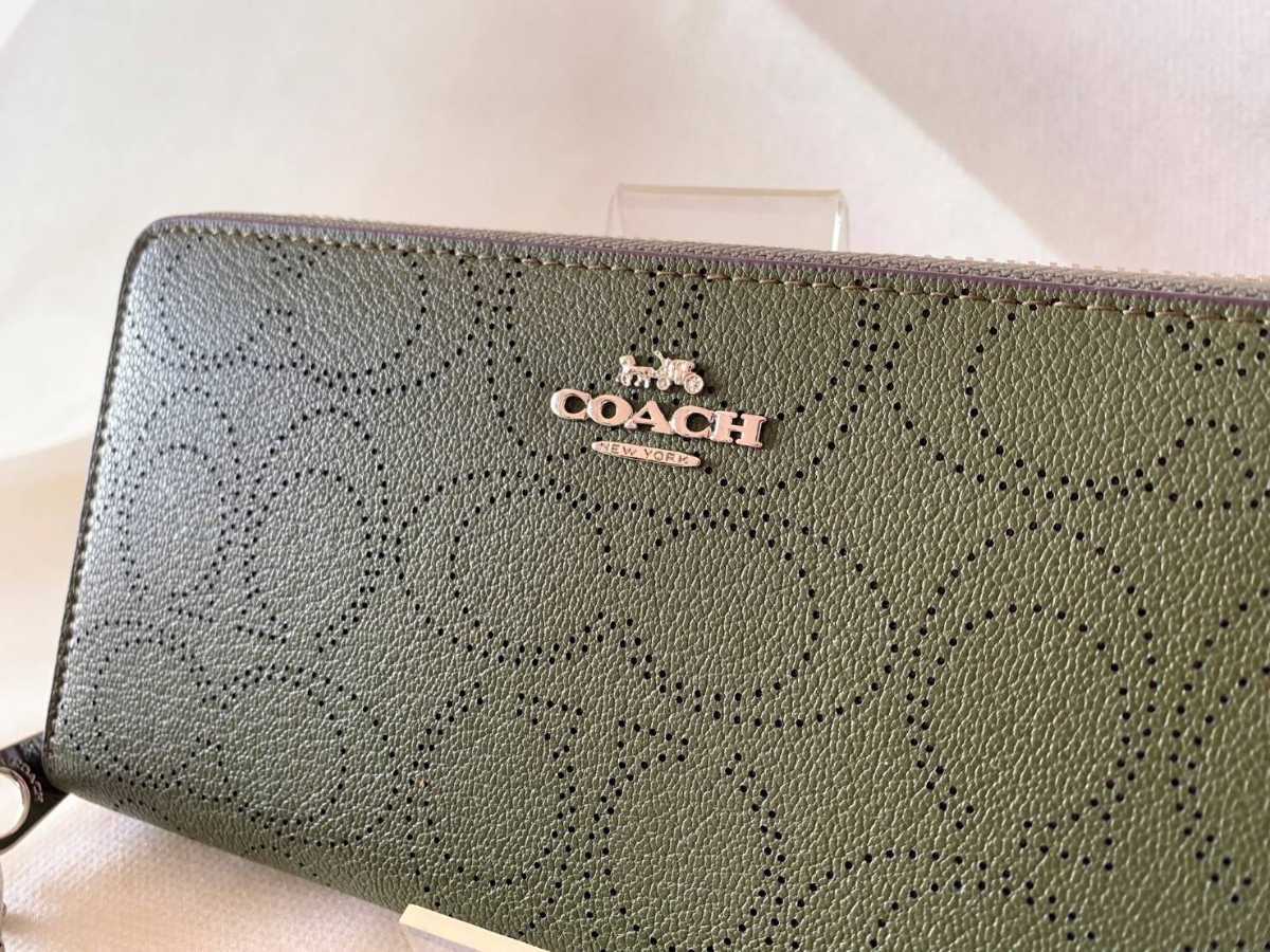 新品未使用】COACHコーチ長財布 C4715 パンチンググリーン 緑 ラウンド 