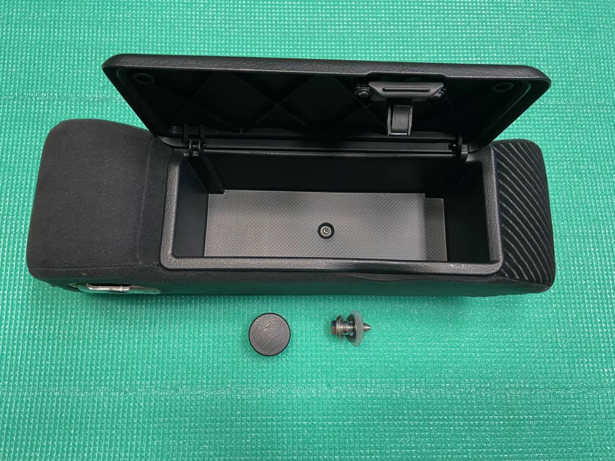 ☆アームレスト　タント　カスタム　L375S　肘掛け　小物入れ