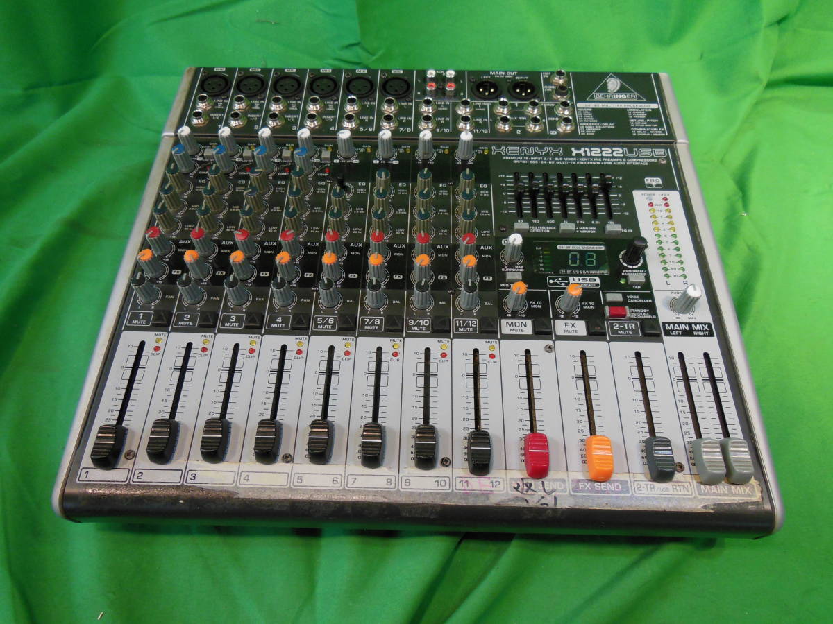 Behringer Xenyx com: X1222USB XENYX Premium 16-Input 2⁄2-Bus Mixer