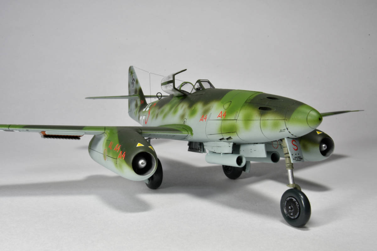 プラモ完成品☆ドイツ空軍☆メッサーシュミットMe262☆タミヤ1