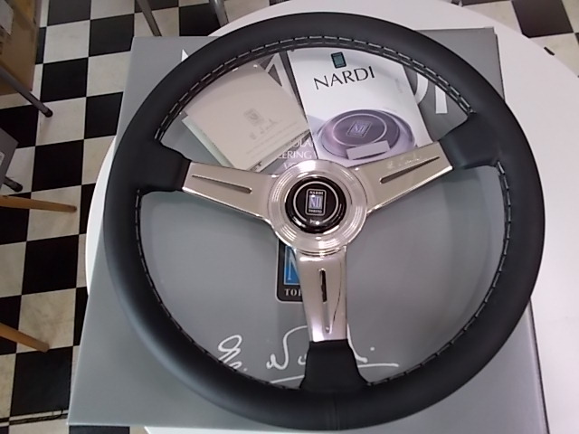 NARDI　ナルディ Classic レザー　N132　ブラックレザー＆ポリッシュスポーク ３6０mm　送料無料