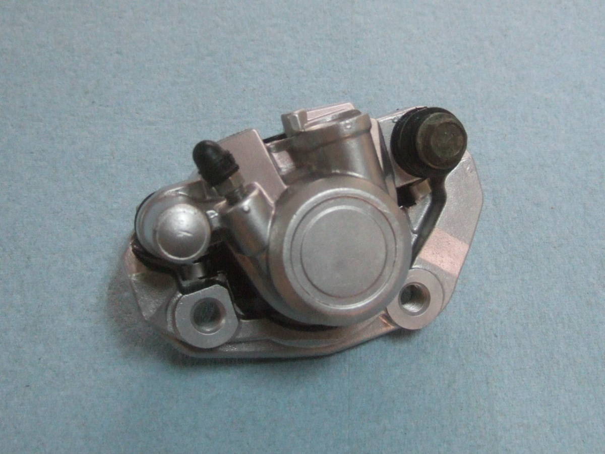 セロー225W 4JG フロントブレーキキャリパー オーバーホール後未使用 ウェットブラスト 純正ブレーキパッド新品