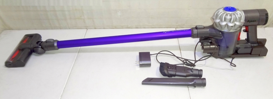 KI230106 dyson ダイソン DC62 コードレス ハンディ サイクロン