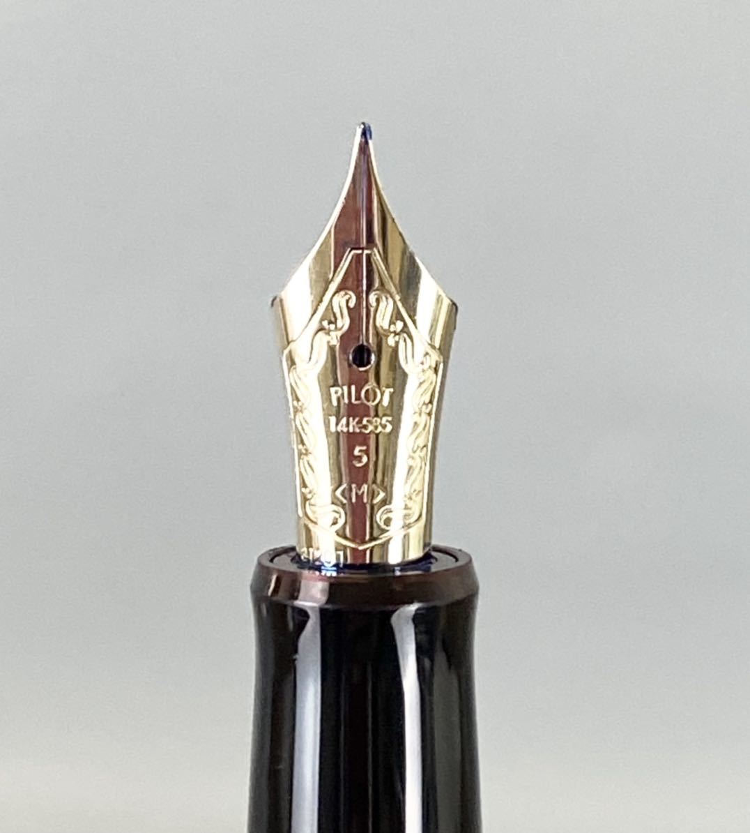 Pilot custom74 万年筆 ペン先14k パイロット カスタム74 14K-585刻印ペン先 万年筆 M ブラック×ゴールド