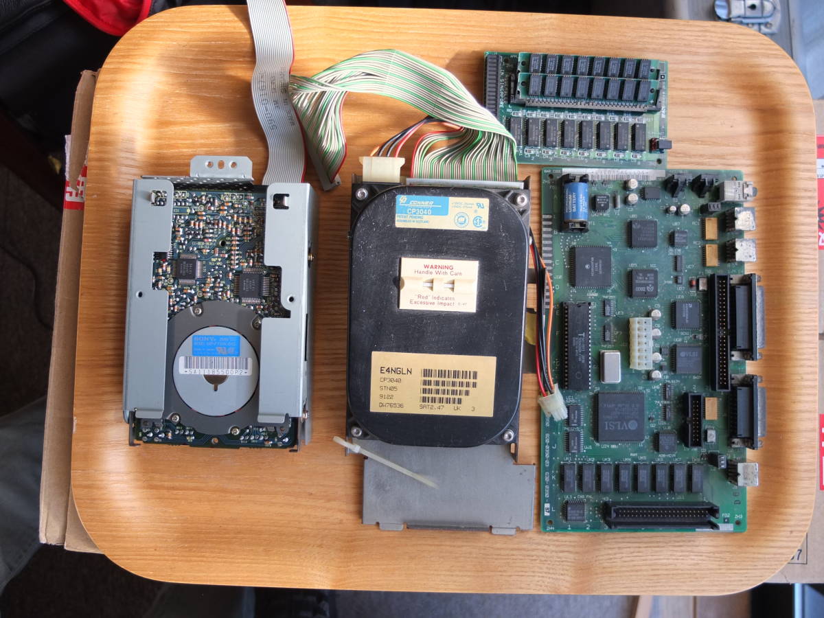 Mac classic の中身 ジャンク Macintosh Color Classic COLOR 完動品