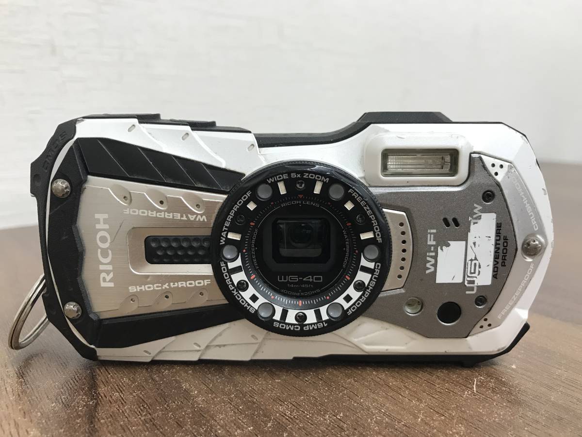 お得，人気SALE S813 リコー RICOH WG-40W 防水デジタルカメラ ホワイト 防水14m 耐ショック1.6m 耐寒-10度 バッテリー付き み(リコー)｜売買されたオークション情報、yahooの商品情報をアーカイブ公開 - オークファ リコー