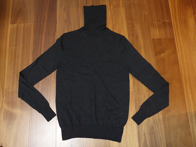 新品 未使用 HOSIO オジオ タートルネック ニット セーター イタリア製 LANAウール100% チャコールグレー メンズS