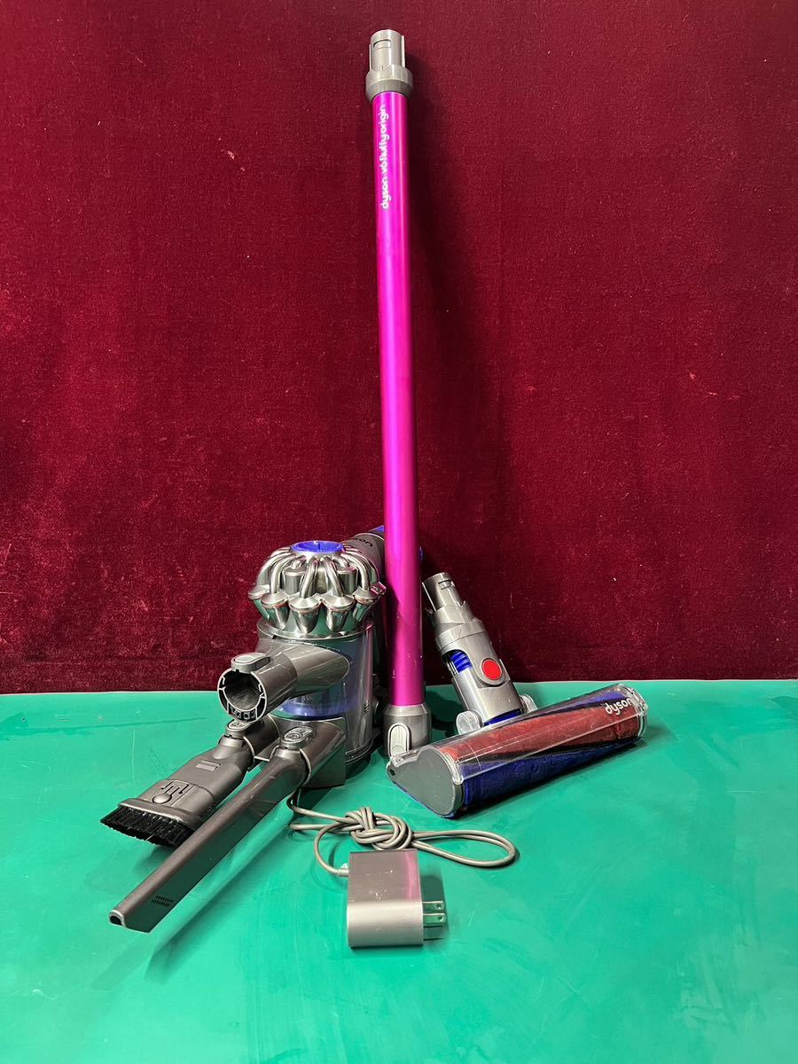 ダイソン SV07 掃除機 番 一 サイクロン式掃除機 ダイソン コードレスクリーナー 掃除機 SV07 付属品あり　清掃済　動作OK (140s)